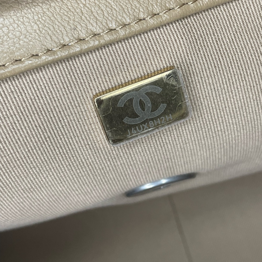 CHANEL PURSE 100% AUTHENTIC CHANEL BAG CHANEL 19 FLAP BAG - Picture 2 of 15